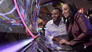 မြန်မာ ကစားသမားများ mm2d online slots ကစားနေသည့် မြင်ကွင်း
